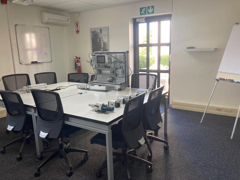 To Let Commercial Property for Rent in Newton Park Eastern Cape
